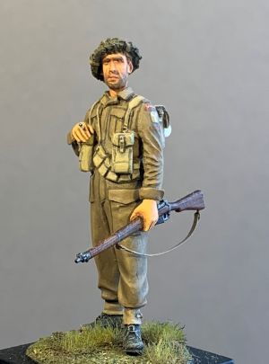 S2KF025 - British Rifleman smoking